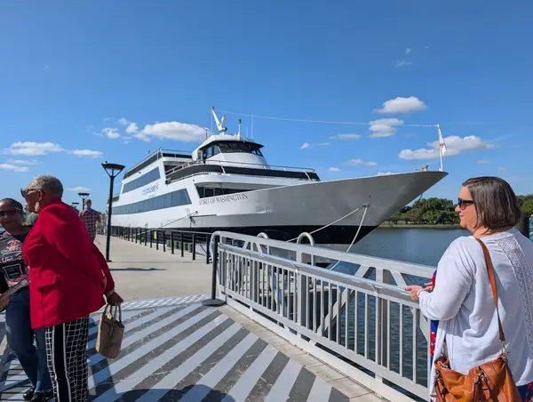 DC Boat Tours & Charters