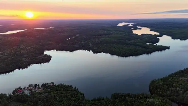 Domaine Du Lac BRYSON Lake Lodge