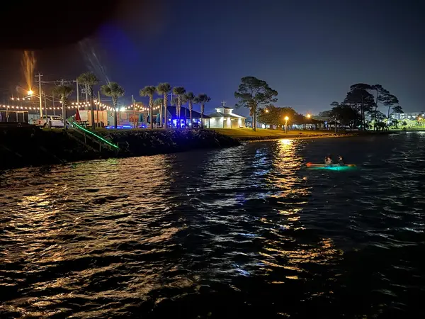 Emerald Glow Water Adventures, photo 1