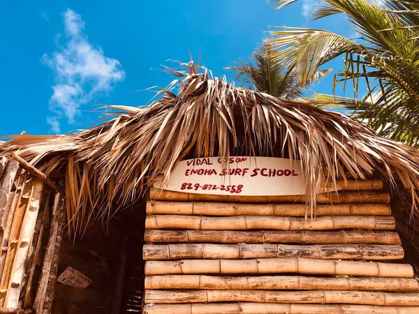 Enoha Surf School (Vidal Coson)