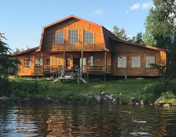Errington's Wilderness Island Lodge