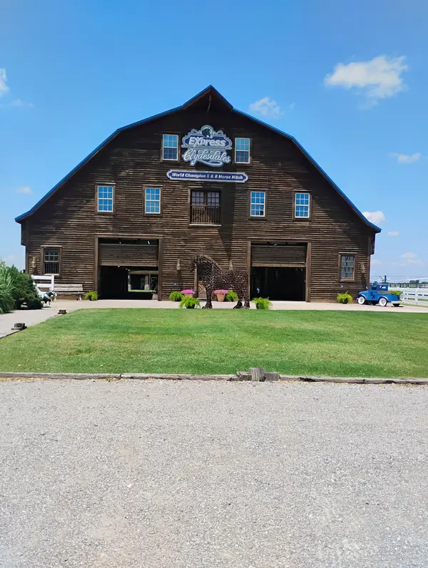 Express Clydesdales Barn