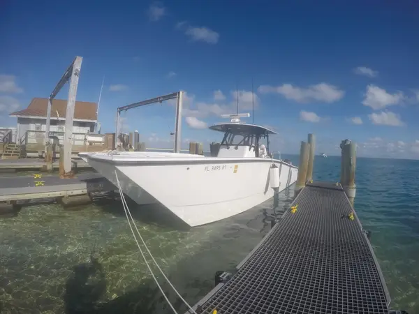 Finz Dive Center and Tackle Shop