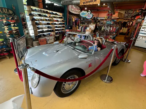 Frenchy's Outfitters, photo 3