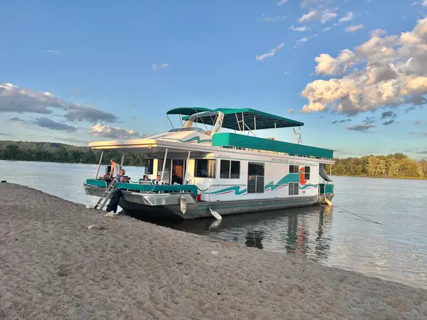 Fun 'N The Sun Houseboat Vacations