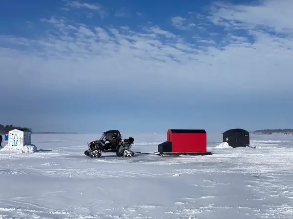 Hot Box Huts Ice Fishing, photo 2