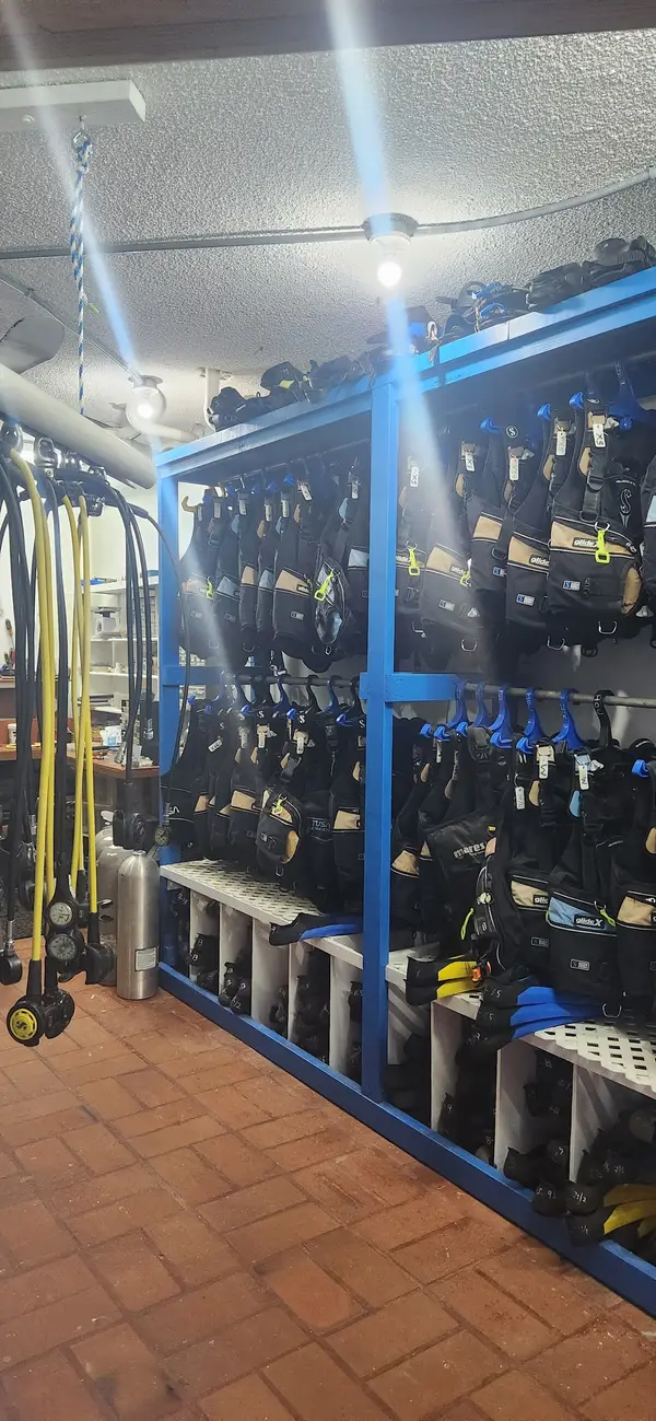 Island Diving Center