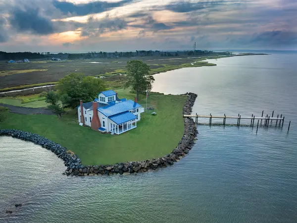 Jenny Island Hunt Club