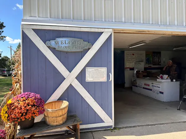 JQ Fruit Farm & Orchard, Princeton, MN