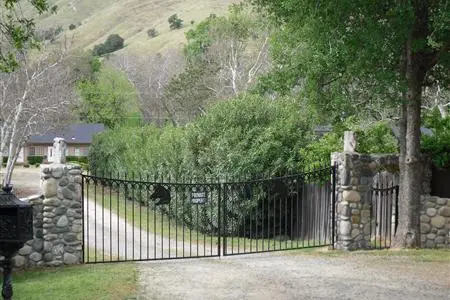 Kaweah River Horse & Guest Ranch