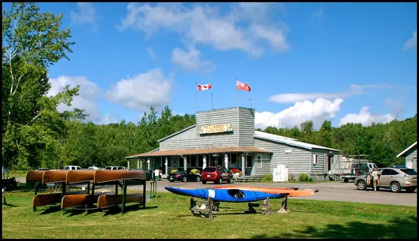 Killarney Outfitters, photo 1