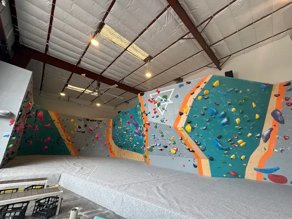Kona Cliffs
