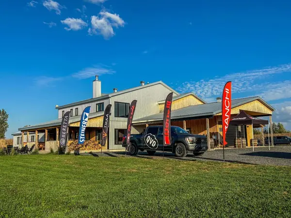 La Cache Outfitters, photo 3