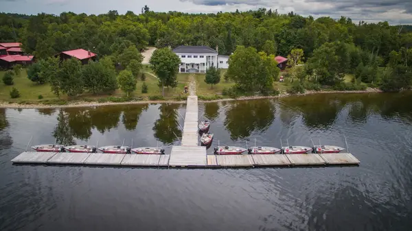 La Réserve Beauchêne Wilderness Lodge