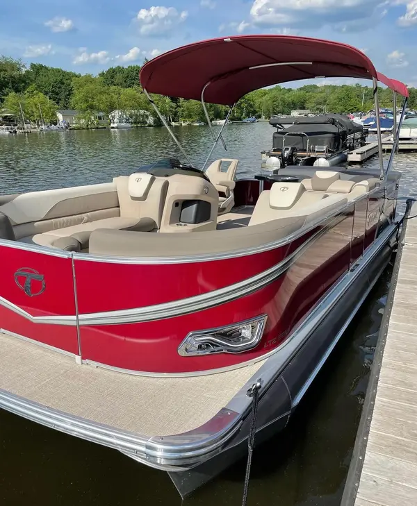 Lake Hopatcong Boat Club & Charters