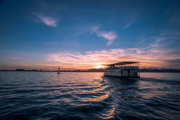 Lake Pleasant Boat Tours Arizona