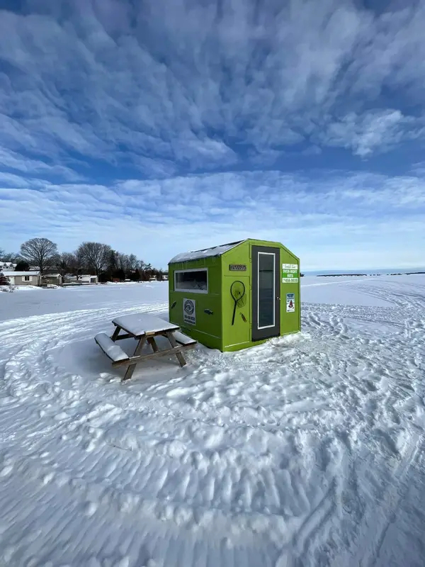 Lucky’s Sons Ice fishing Lake Simcoe Outfitters, photo 3