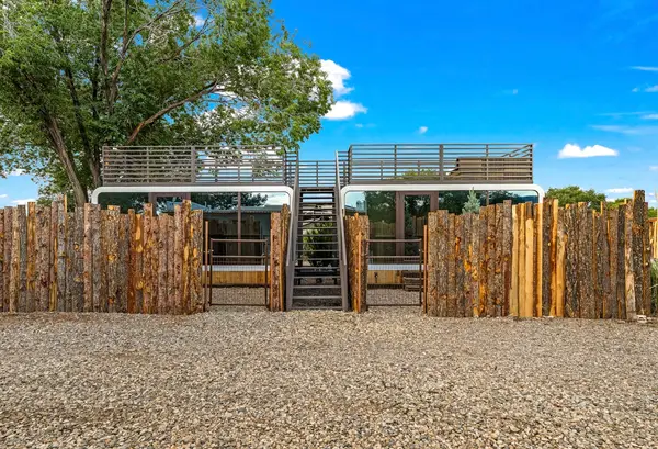 LUXX LODGE: Glamping & Taos RV Park
