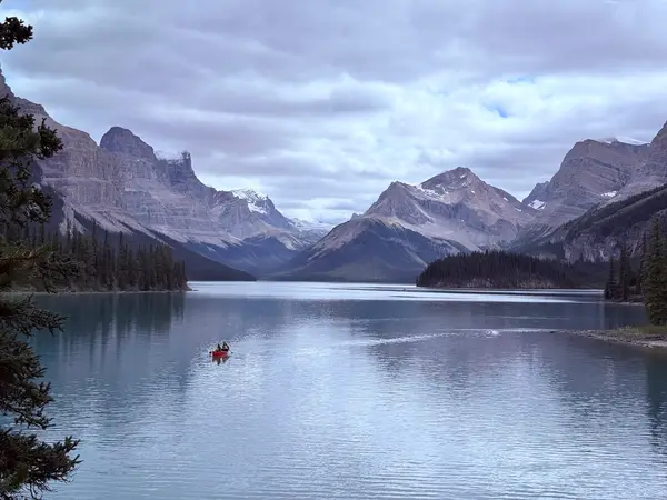 Maligne Lake Boat House, photo 3