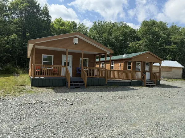 Maple Bear Outfitter, photo 1
