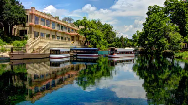 Meadows Center Glass-Bottom Boat Tours