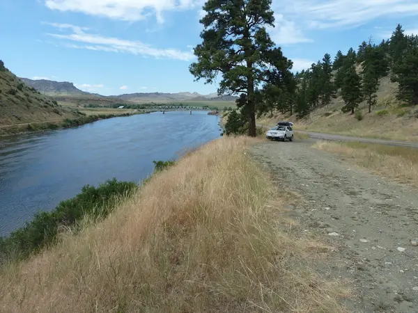 Missouri River Angler