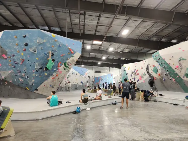 Momentum Indoor Climbing — Silver Street