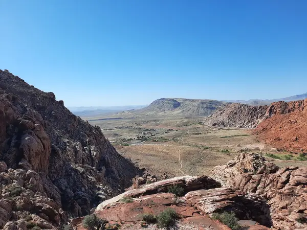 Monkey Bar boulder