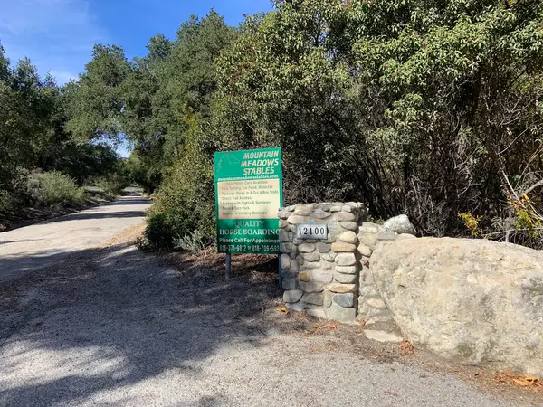 Mountain Meadows Stables, photo 3