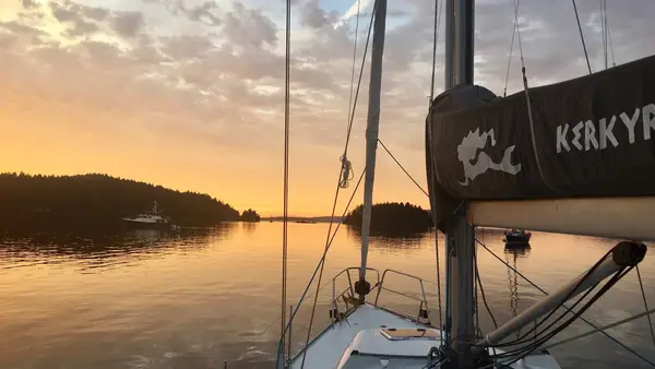 Nanaimo Yacht Charters & Sailing School