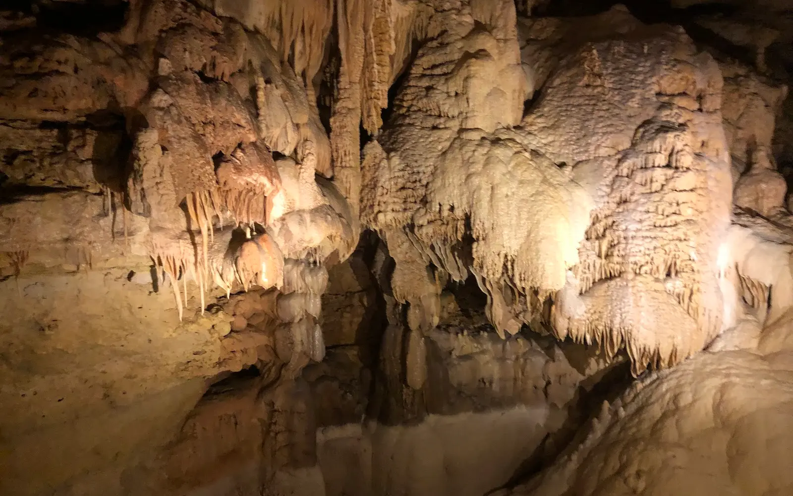 Natural Bridge Caverns
