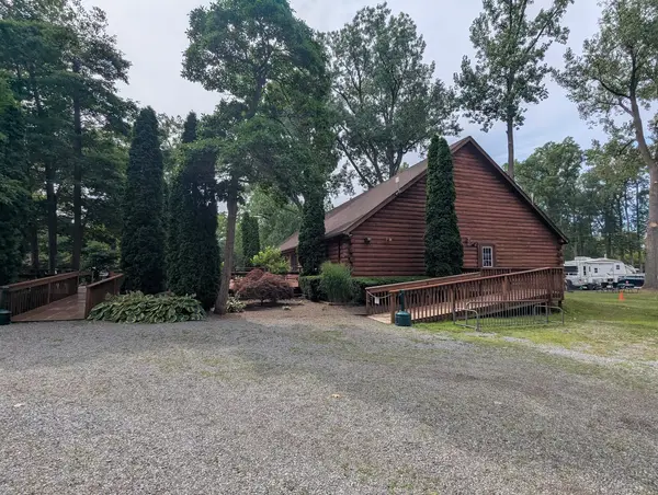 Niagara's Lazy Lakes Camping Resort