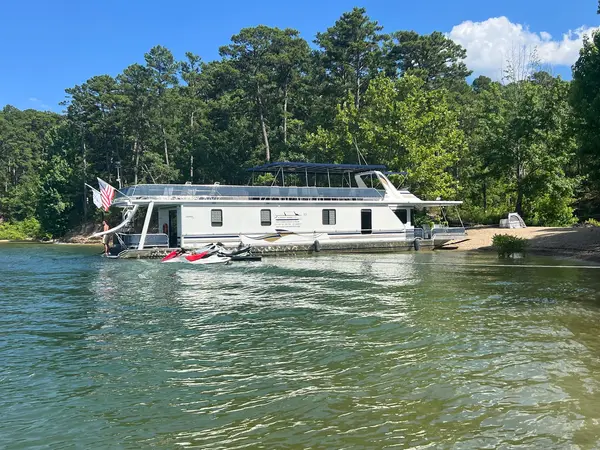 North Shores Resort and Marina