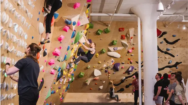 Nosotros Climbing + Weights