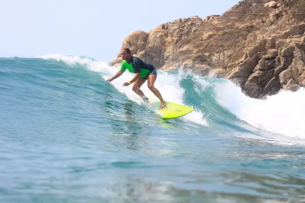 Oasis Surf & Spanish School