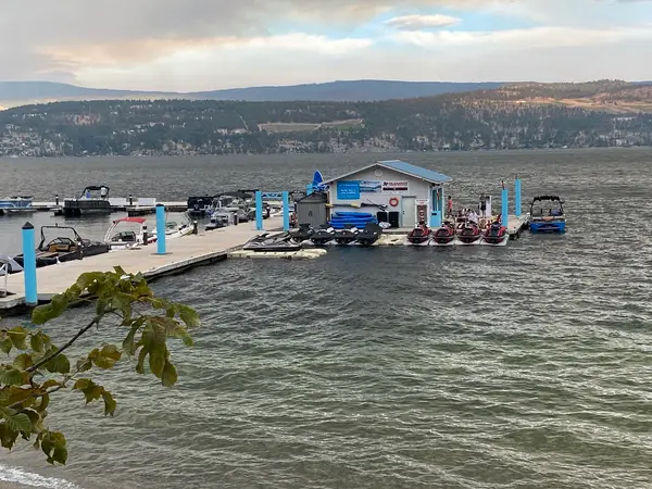 Okanagan Lake Boat Rentals, photo 2