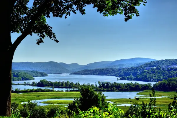 Hudson River Expeditions