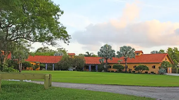 Palms Stables South, photo 1