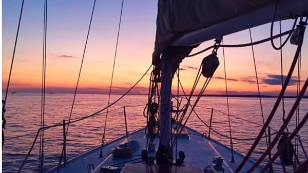 Poet's Lounge Sailing Charters