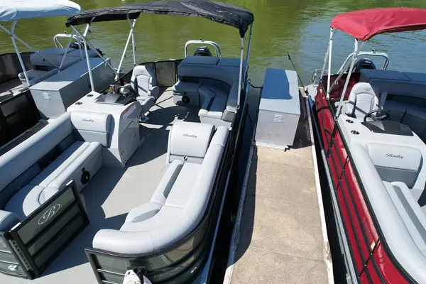 Raccoon Lake Boat Rental- Marina
