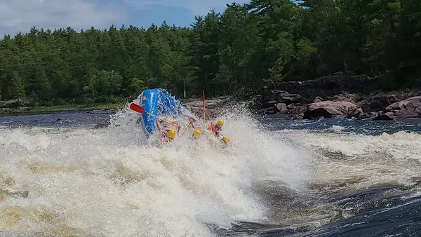 Rafting Momentum, photo 1