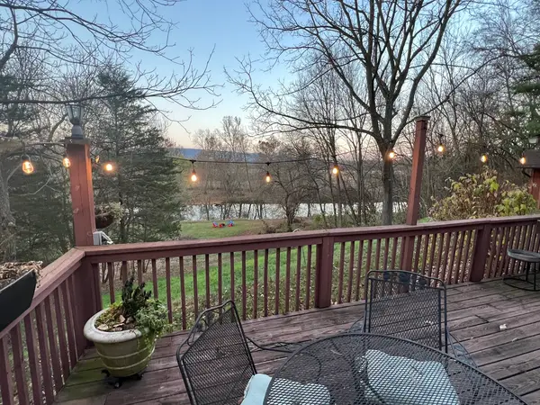 River Bluff Farm Bed and Breakfast, New Market, VA