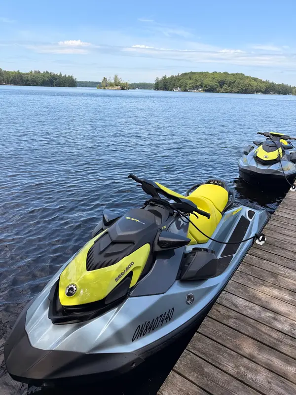 Rogue Marine Rentals, photo 1