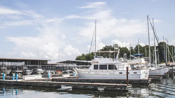 Safe Harbor Aqua Yacht