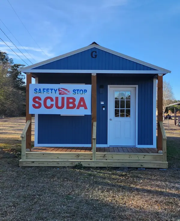 Safety Stop Scuba