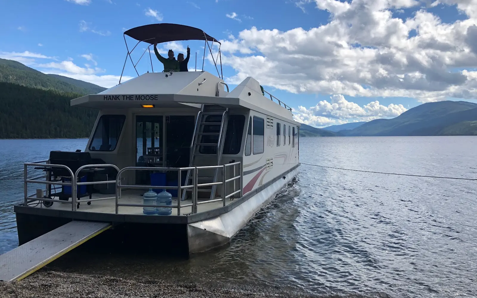 Sicamous Houseboats