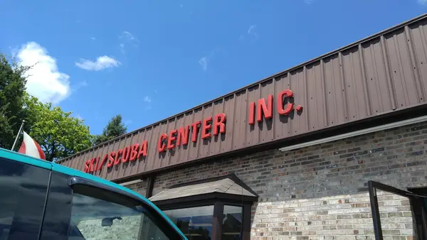 Ski-Scuba Center