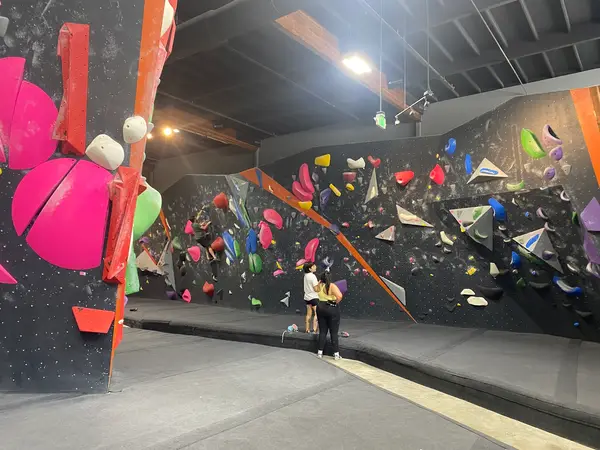 Skyhook Bouldering