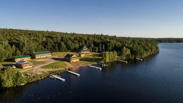 Stramond Lake Lodge, photo 2