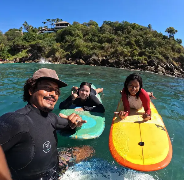 Surf with Luis